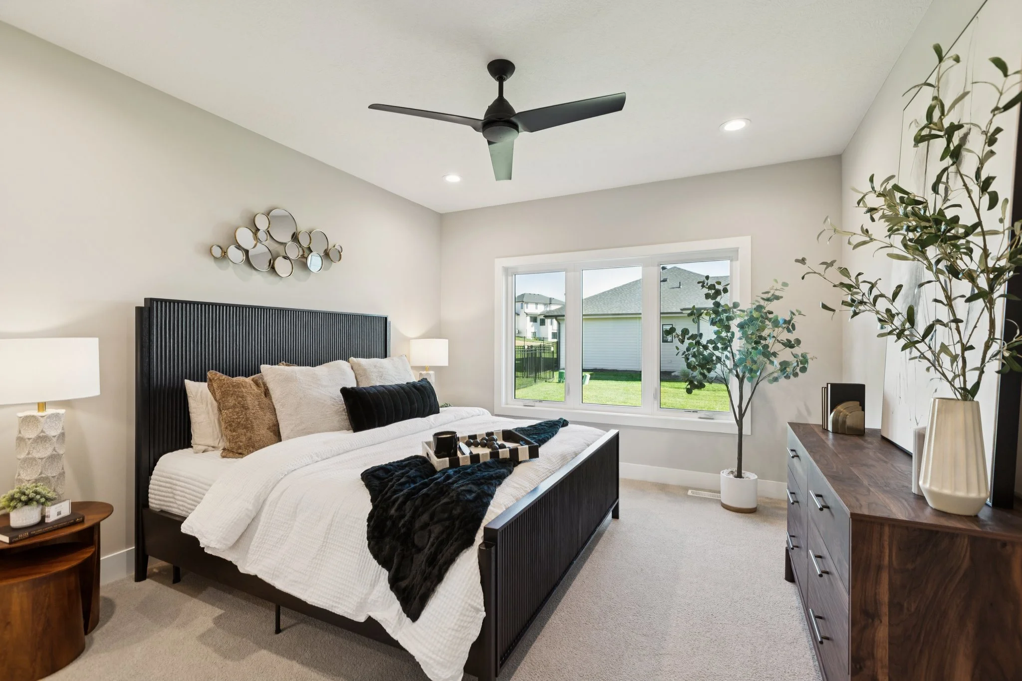 19-web-or-mls-7349 - 3321 S 212th St_019.jpg