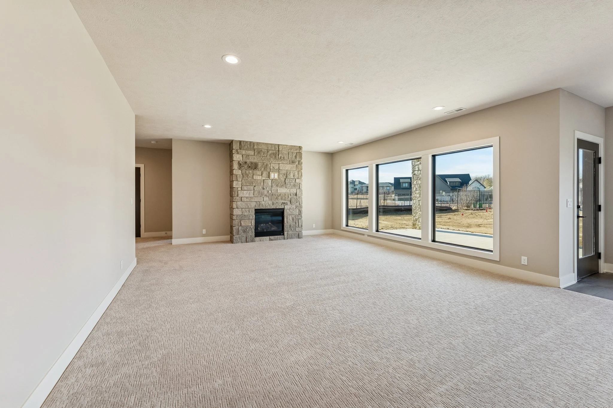 3-web-or-mls-8065 - 3538 S 210th Ave_003.jpg