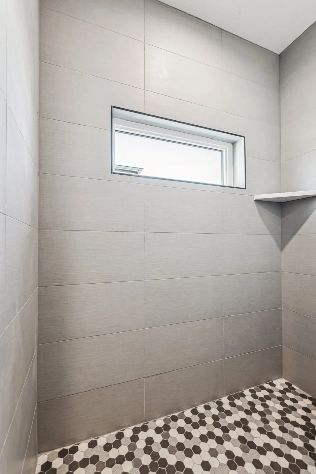 16-web-or-mls-7466 - 3306 S 212th St_016.jpg