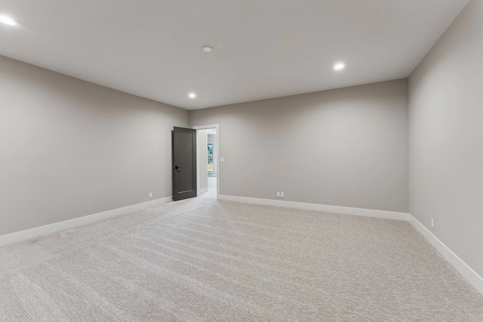 41-web-or-mls-8065 - 3538 S 210th Ave_041.jpg