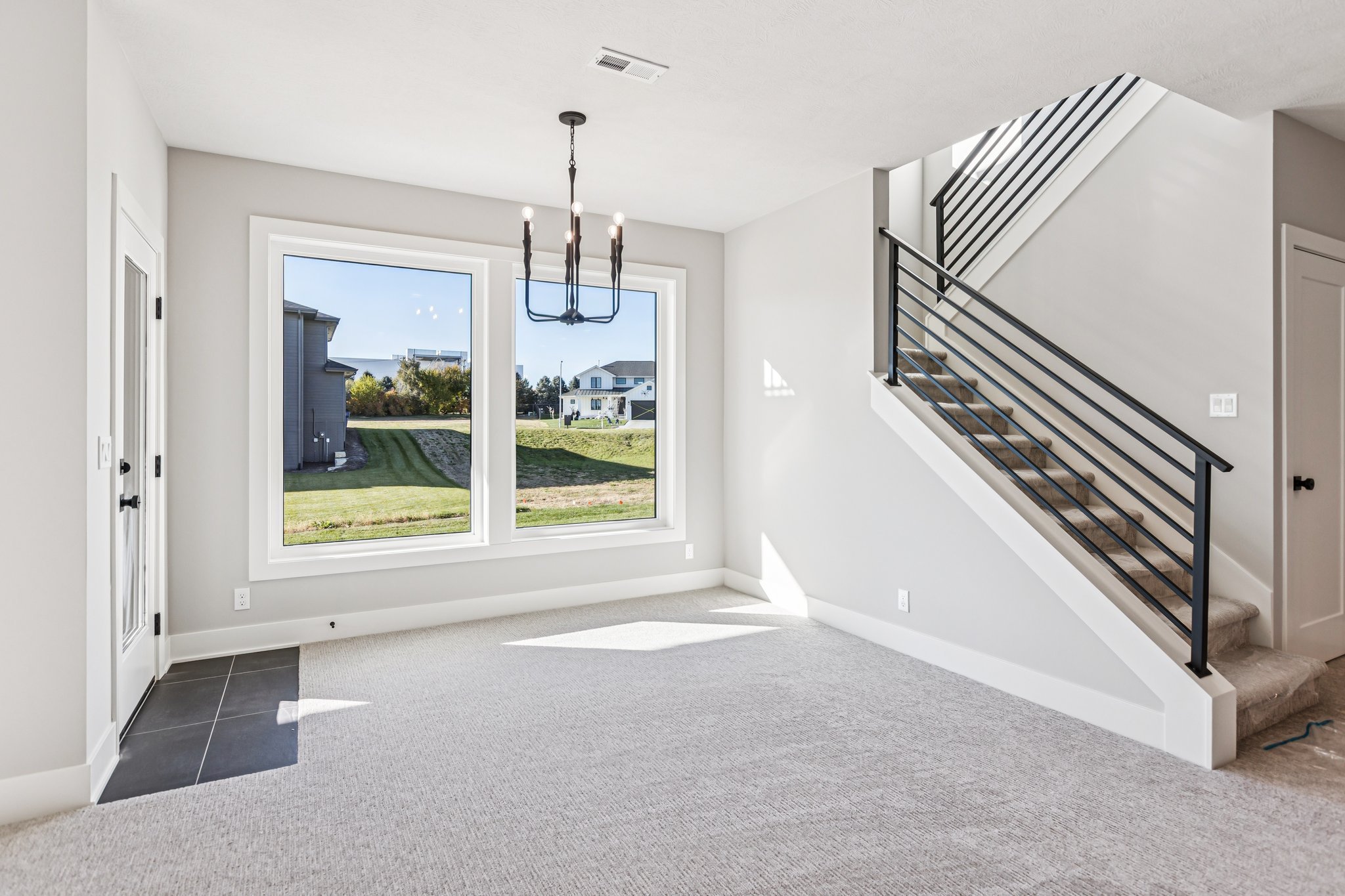 19-web-or-mls-7466 - 3306 S 212th St_019.jpg