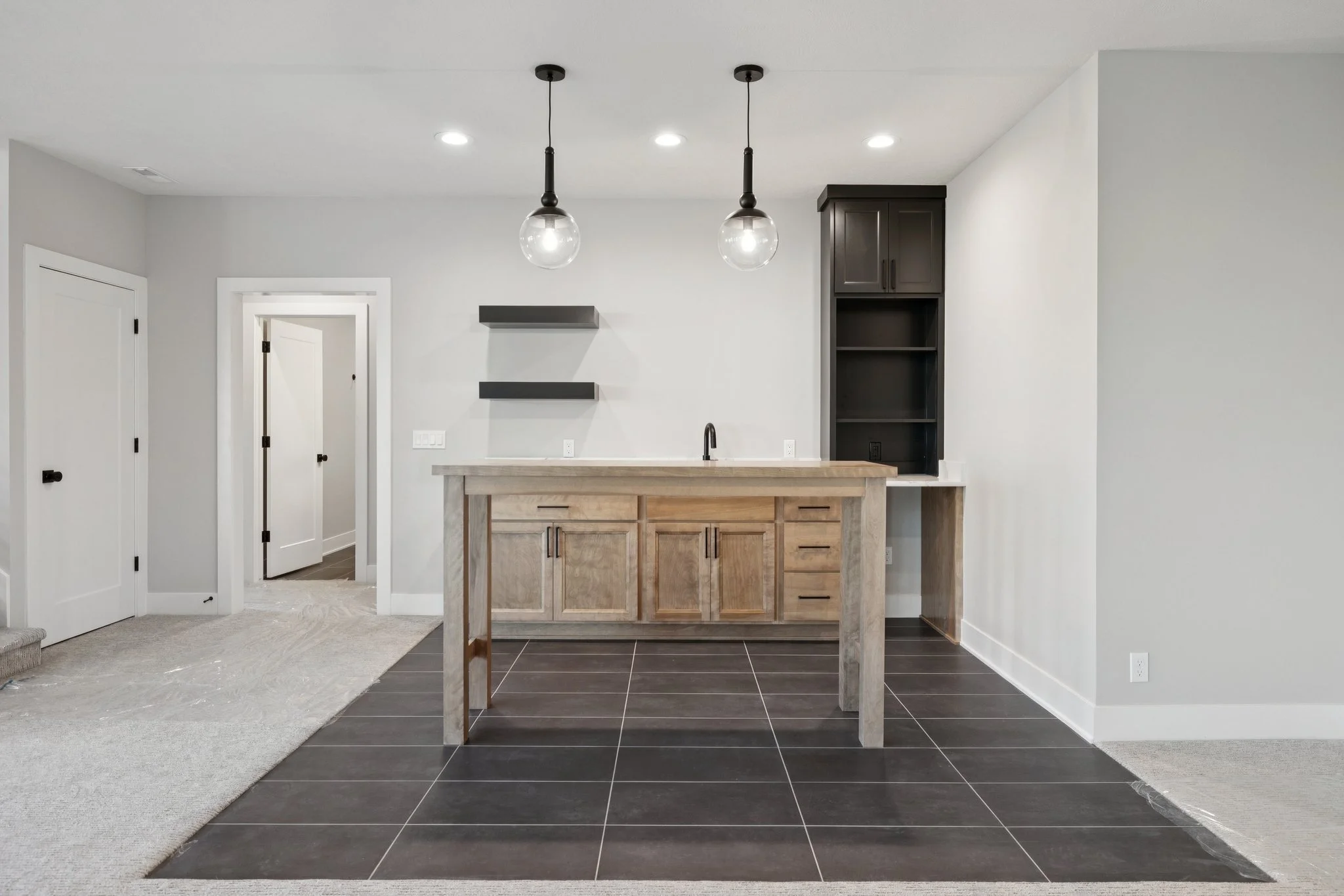 3-web-or-mls-7595 - 3306 S 212th St_003.jpg