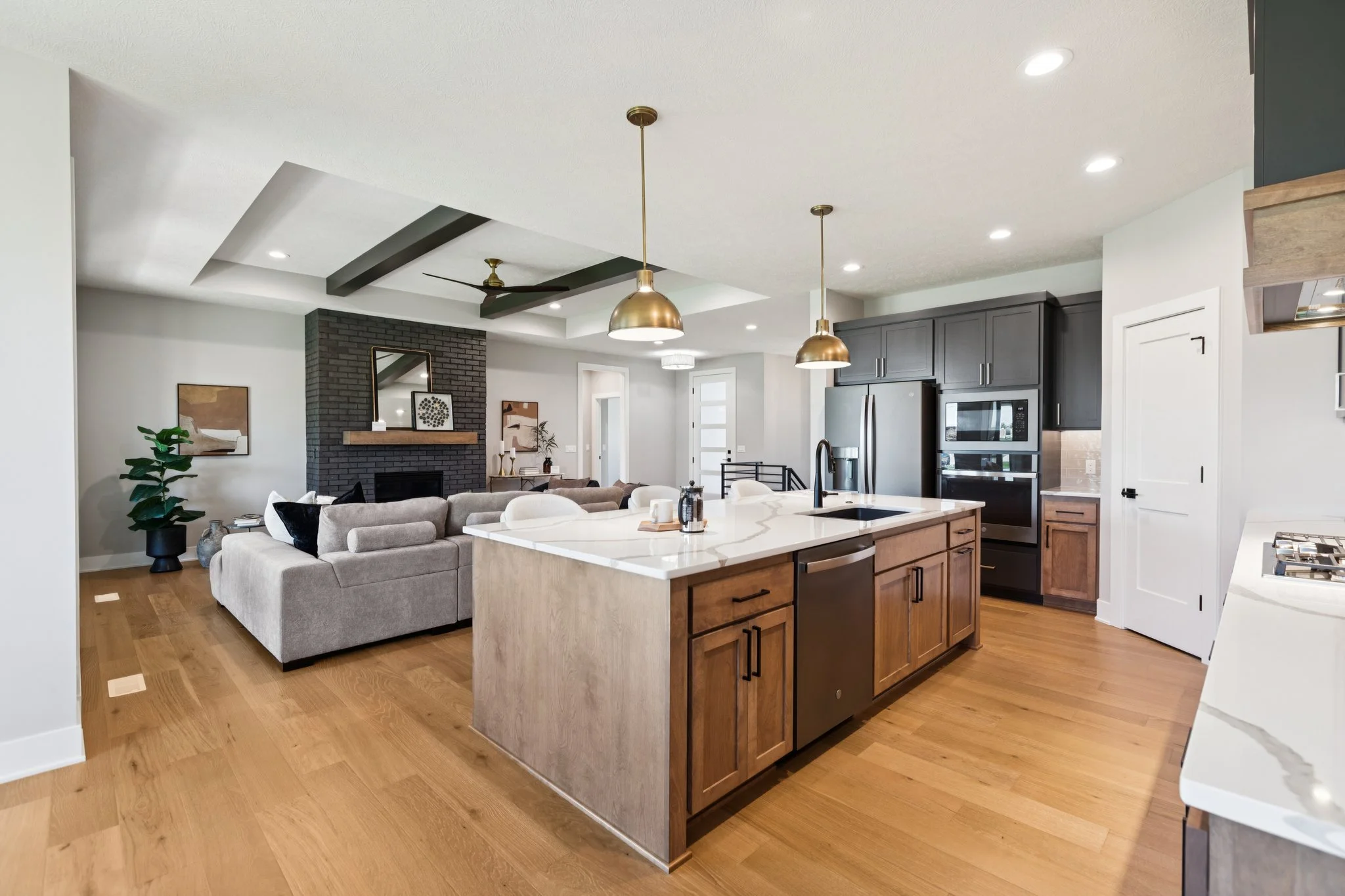 17-web-or-mls-7349 - 3321 S 212th St_017.jpg