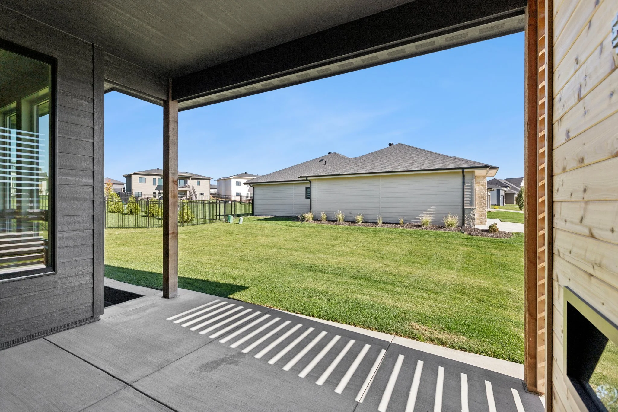 44-web-or-mls-7349 - 3321 S 212th St_044.jpg