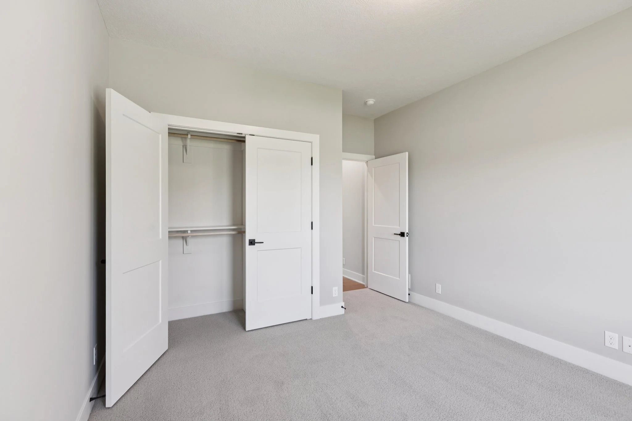 27-web-or-mls-7349 - 3321 S 212th St_027.jpg