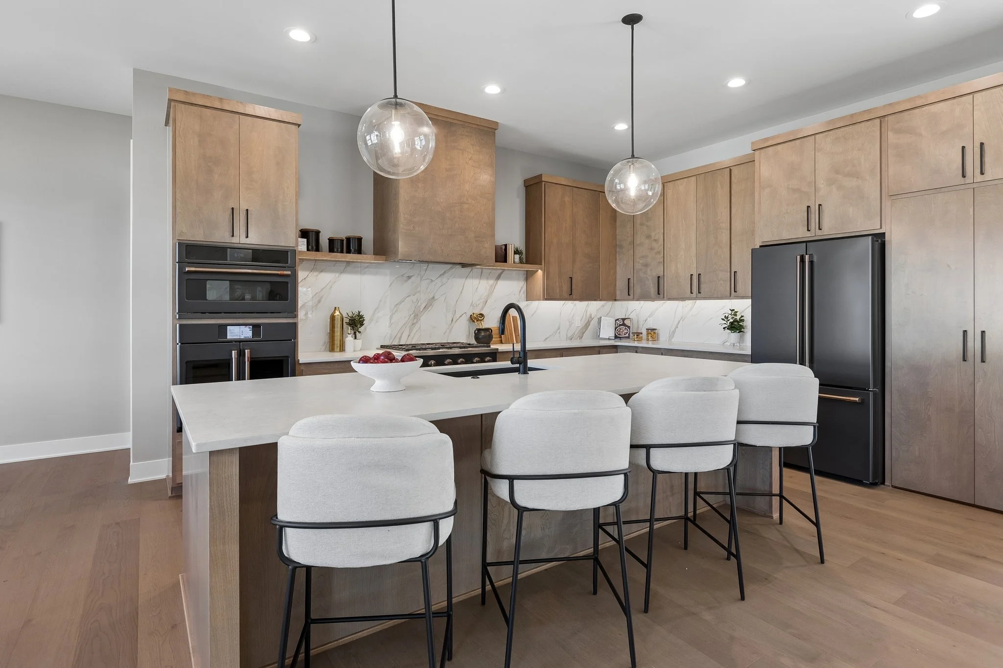 17-web-or-mls-8256 - 3538 S 210th Ave_017.jpg