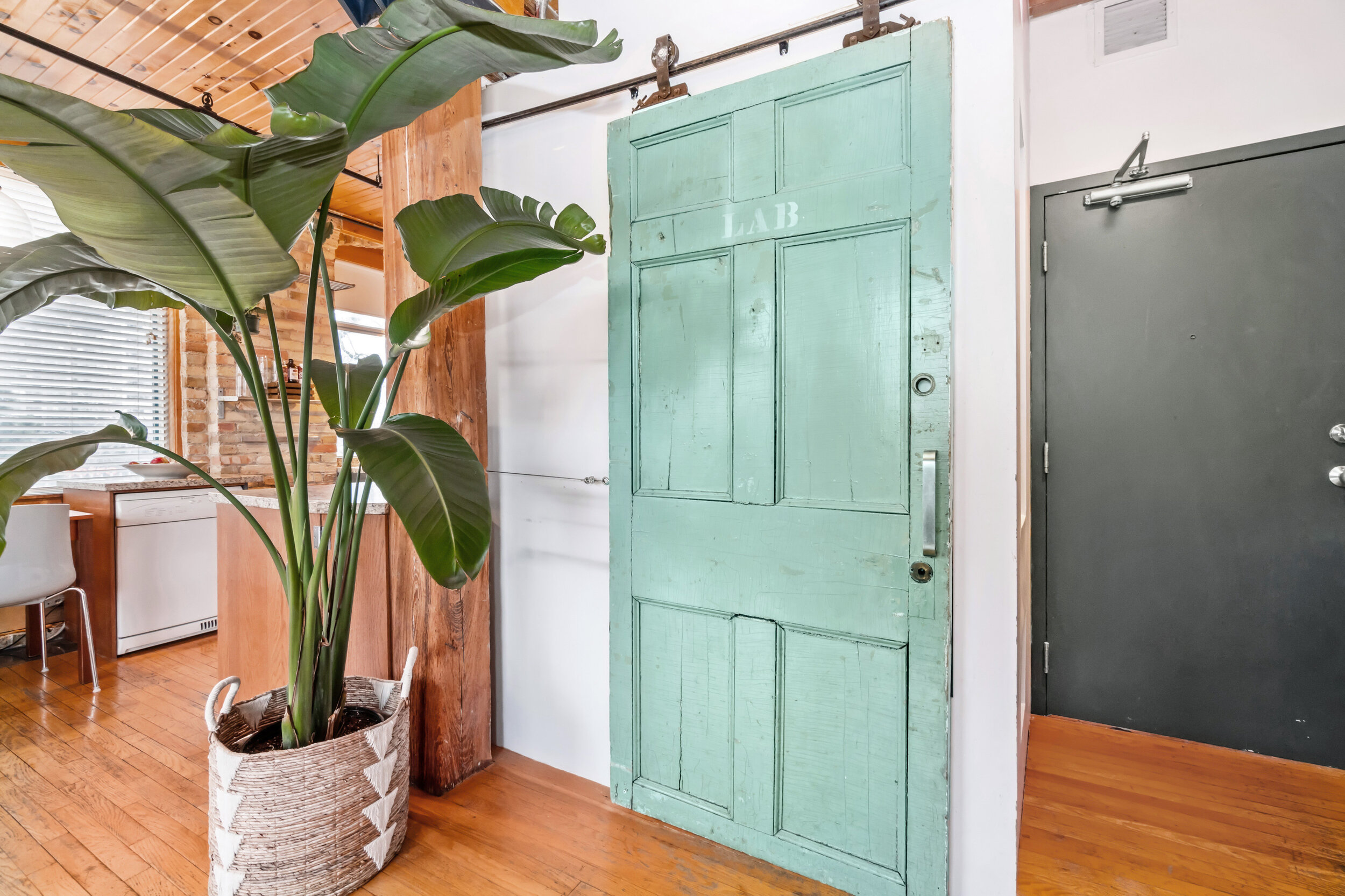 014_24 Noble St 332_My Home Viewer.jpg