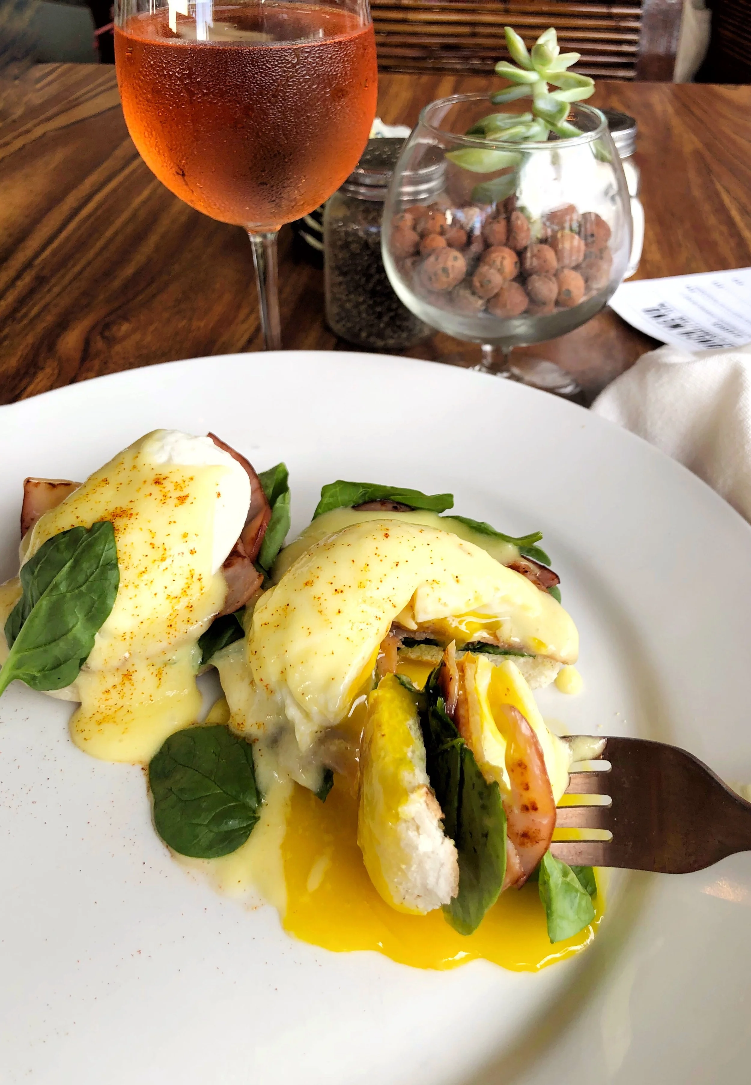 Eggs Benedict