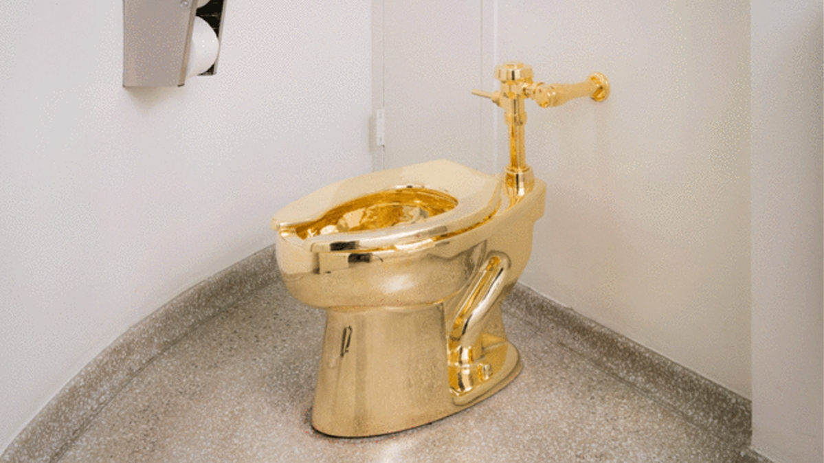 The Guggenheim Museum of New York has installed this piece, a gold plated toilet by the Italian artist Maurizio Cattelan in one of its restrooms.