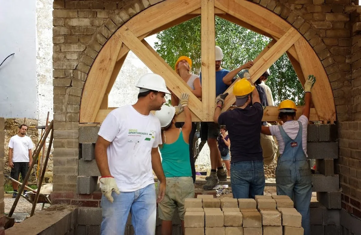 Temporary wood scaffolding called “centering” was built to support the individual blocks of an arch before the keystone was set in place to hold it all together. No matter how practiced the builders they must have always been a little apprehensive about removing the centering.