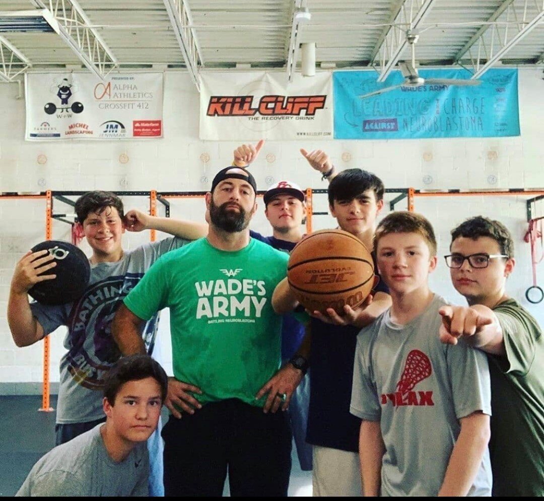 Ambassador Highlight Flashback: Coach Tony and the teen class at @alphaathletics412 fight the good fight on and off the court. So grateful to have their support for another year. https://www.wadesarmy.org/
 #getyouruniform  #nervesofsteel #ambassador