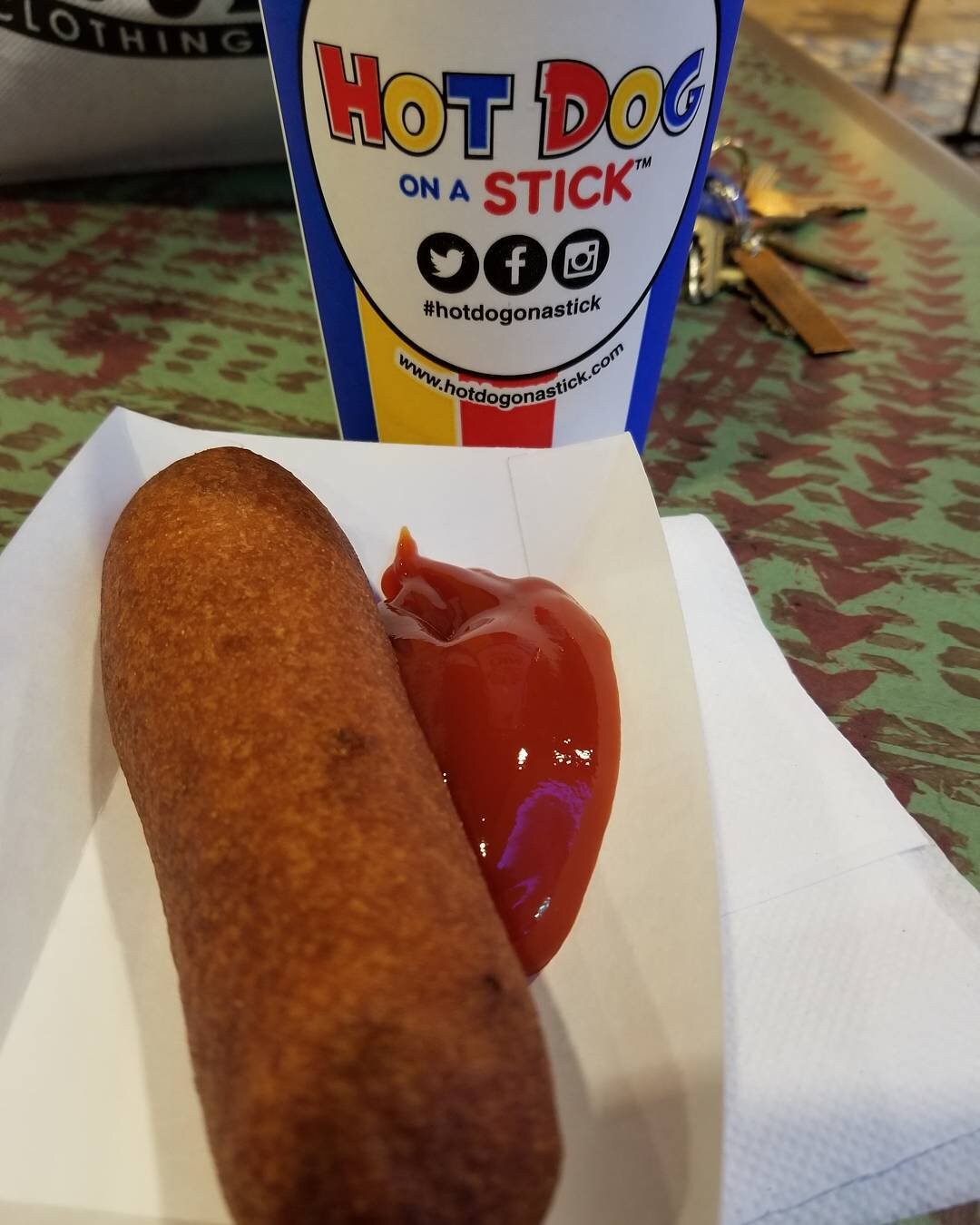 Do you remember the greatness of @hotdogonastick1 !!! #hotdogonastick #corndog #ieatsleepfood #aikahu #zomato #hotdog #meatstick