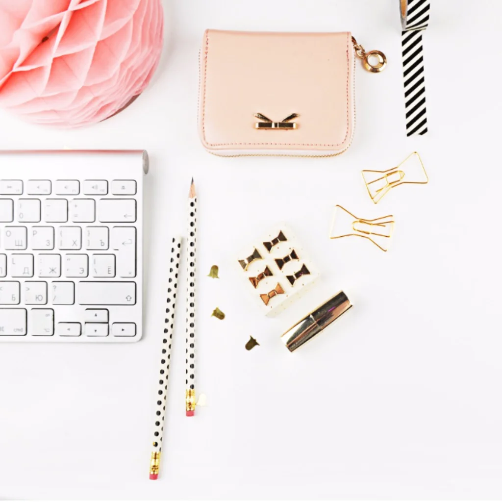 table-view-office-items-white-background-mock-up-picture-id519387888.jpg