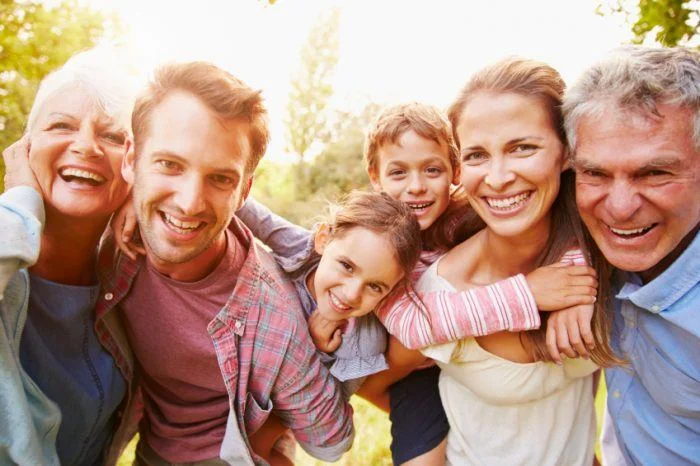 family-photo-700x466.jpg