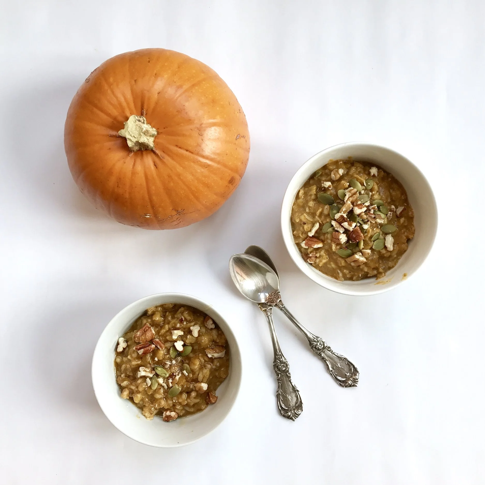 A COZY FALL BREAKFAST RECIPE: PECAN PUMPKIN PIE POWER OATS