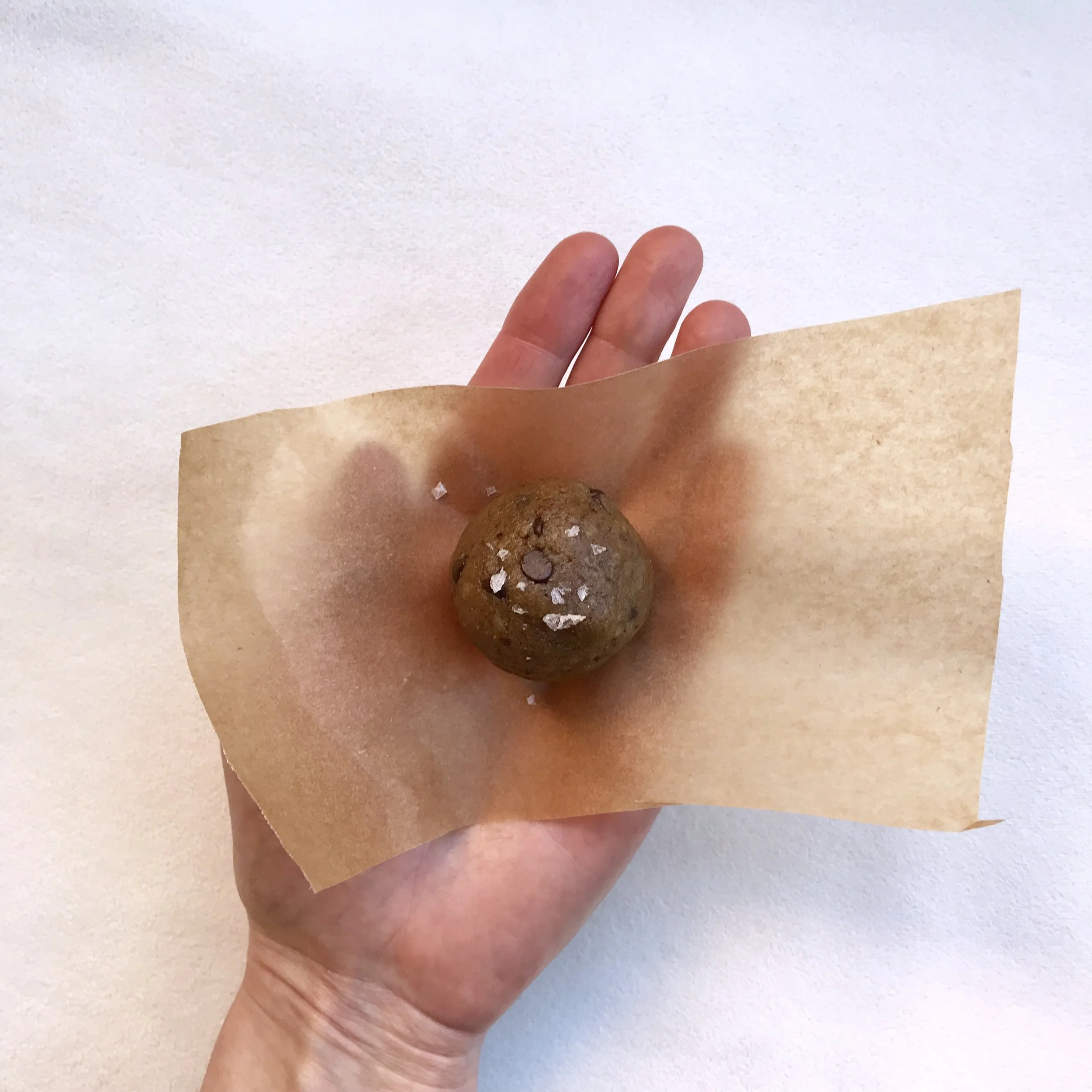 7 MINUTES IN HEAVEN: LOW-SUGAR COOKIE DOUGH BALLZ