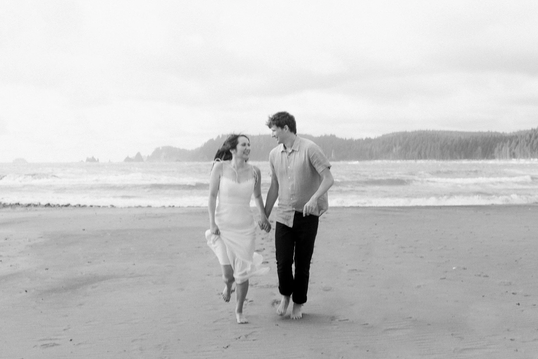 moody-pnw-beach-engagement-photos@rialto-beach-washington55.jpg