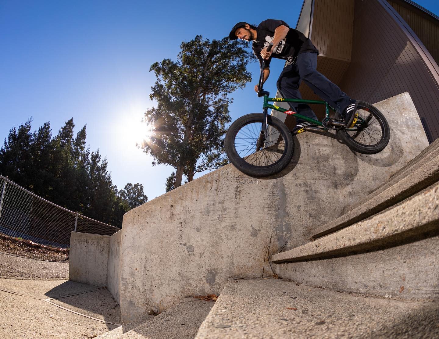 New @ismcycling video dropped yesterday. Go check it out on the @strangerco site. 🚴🏻&zwj;♂️@bangerboyz -unlucky 

#ismcycling #bmx #baygame #strangerbmx