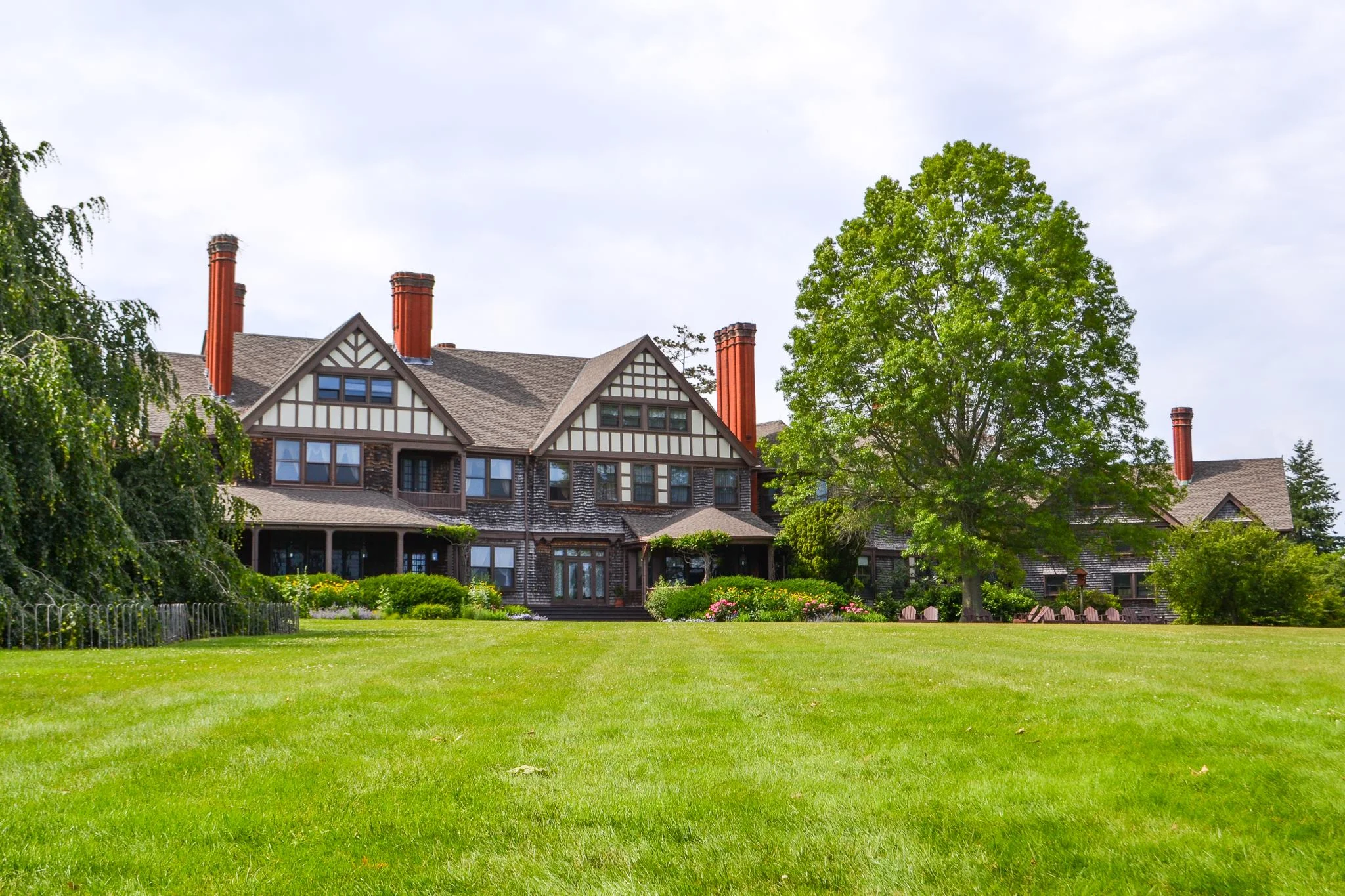 Great River, NY, December 14, 2017 – Bayard Cutting Arboretum will hold its first horticultural symposium on Feb. 26, 2018. With the focus on “Evolution of the American Landscape,” the full day symposium will feature prominent speakers that have created and managed landscapes to adapt to a changing environment. “Long Island experiences hurricanes, increased population pressure and insect infestations. Our plants and landscape designs must change and evolve to meet these challenges so that we can continue to enjoy our private and public gardens,” commented Nelson Sterner, director, Bayard Cutting Arboretum. The symposium speakers are published authors and have worked in all types of garden projects ranging from small residential gardens to large scale projects, including Bryant Park, Central Park, Stony Brook University, Rutgers University, Bayard Cutting Arboretum, U.S. Capitol Grounds and the Martin Luther King Jr. Memorial. They include: • Nelson Sterner, director, Bayard Cutting Arboretum • Thomas Rainer, principal, Phyto Studio • Bruce Crawford, director, Rutgers University Gardens • Rusty Schmidt, landscape ecologist, Nelson, Pope & Voorhis • Lynden Miller, public garden designer Co-sponsored by the Bayard Cutting Arboretum Horticultural Society, the symposium will take place in the Carriage House of the Arboretum. Sponsorship opportunities are available. Details can be found on the Arboretum website www.bayardcuttingarboretum.com/symposium 