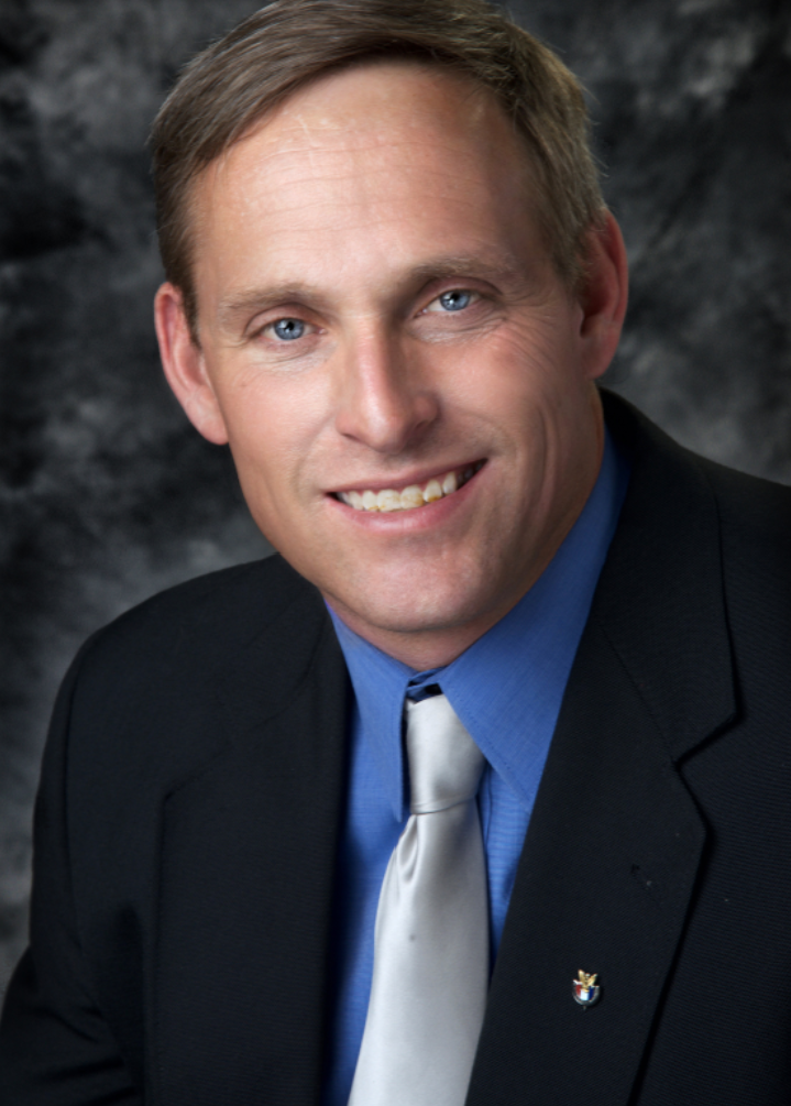 Photo by Warren Campaign