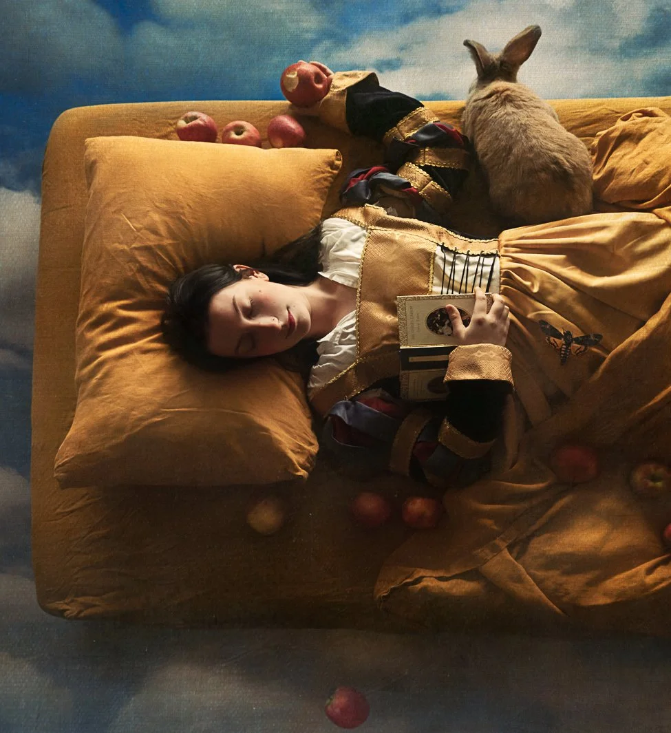lauren.starr-snow-white-sky-surreal-bed-apples-fairytalecastlemain.jpg