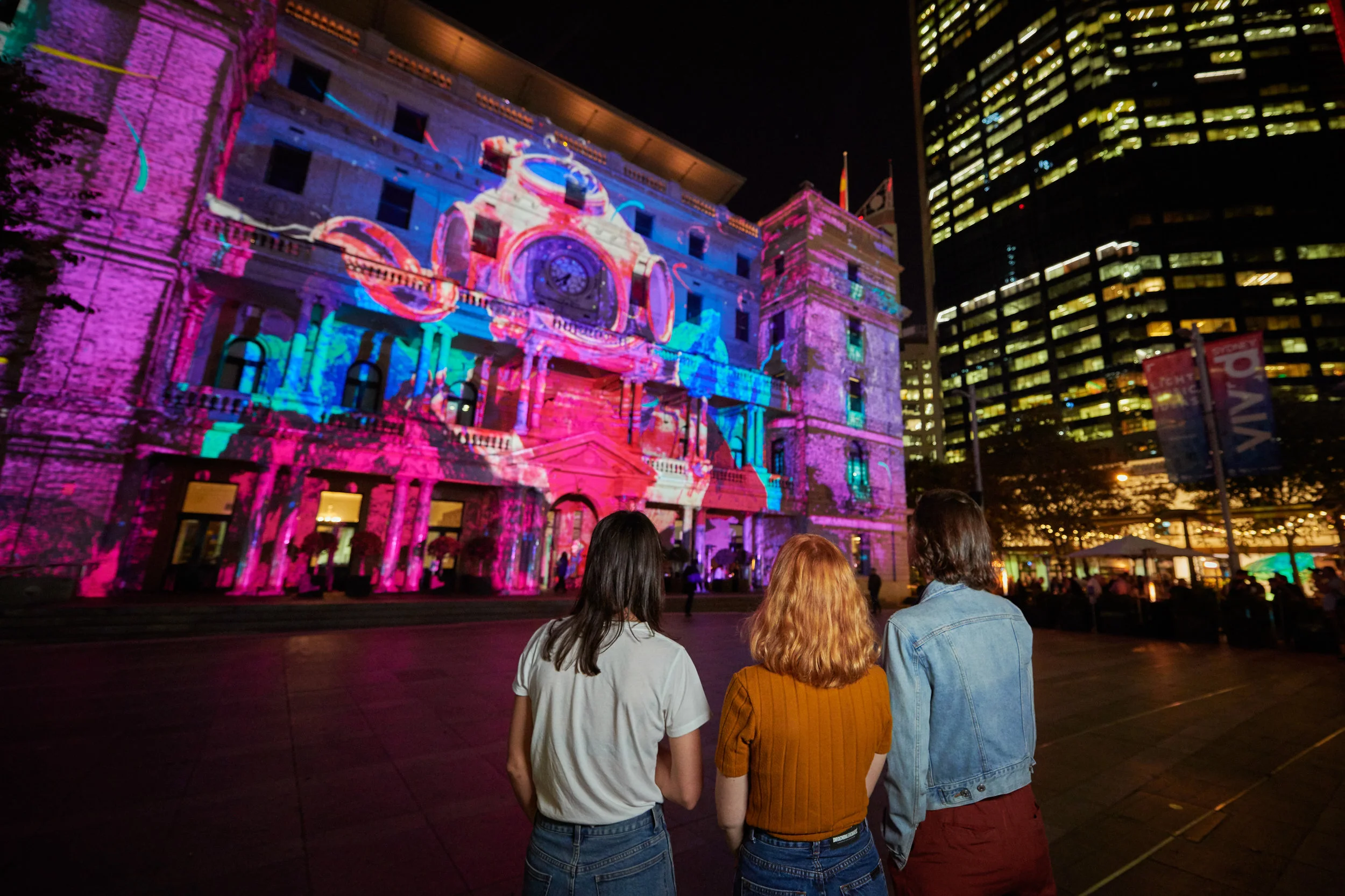 VividSydney2019_CustomsHouse_UndertheHarbour_CreditDestinationNSW_PM_10.jpg