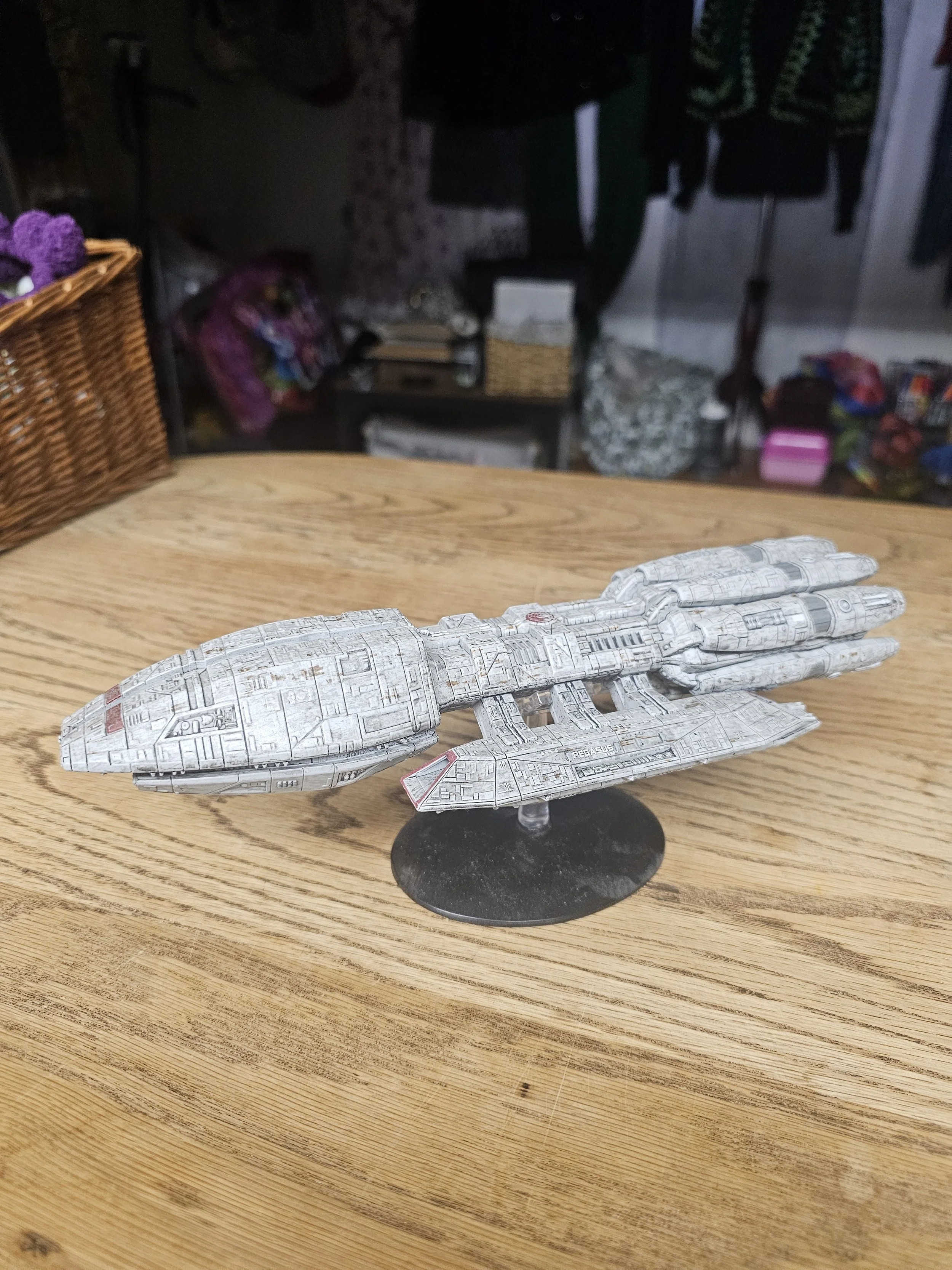 Battlestar Pegasus by EAGLEMOSS COLLECTORS