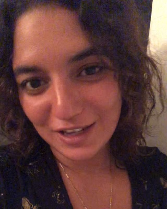 Happy Full Moon/pink moon/ strawberry moon in sag! Who’s feeling the vibes? This full moon is about receiving clarity from confusion! Disconnect from the confusing things in your life a visualisation exercise you can do is seeing yourself de attaching from clutter Check out my video I did for @elmundoderegina_ on tonight’s energy! #fullmoon #myspiritualdiet #sagittarius #gemini #fire #air #clarity