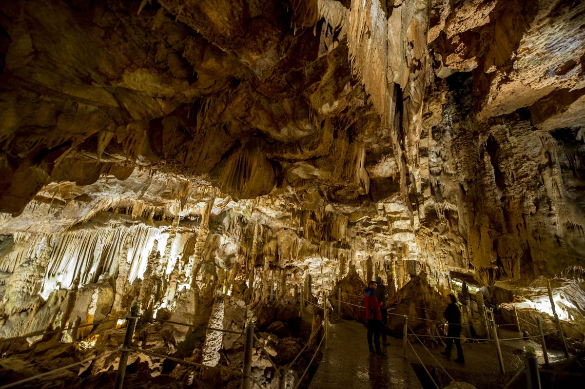  Grutas de Santo AntÛnio. RUI MIGUEL PEDROSA / SLIDESHOW 