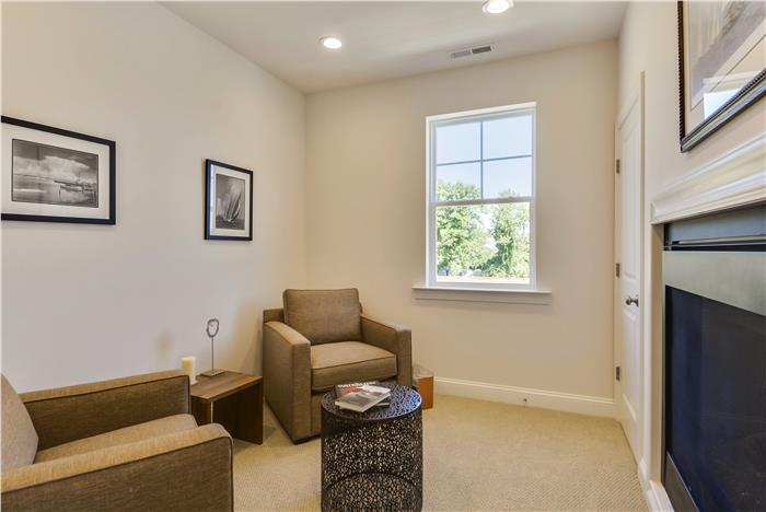 Upper-Level-Sitting-Room-_DSC8667.jpg