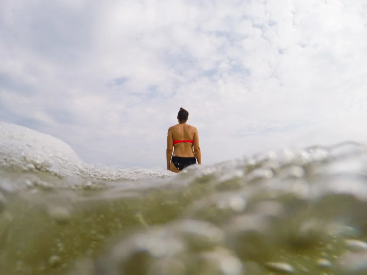 Into the Wild
I’m on a mission to get a dome housing for my camera, to experiment more with separating the water from the air.
(at Montauk Beach, New York)
