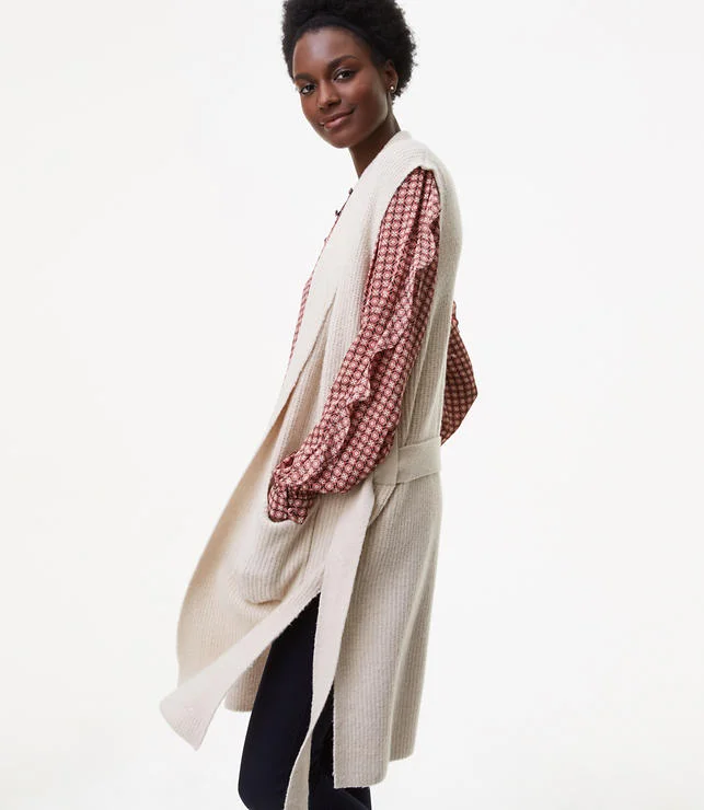 I mean, I've never heard of a coatigan but this is Loft's Toasted Oatmeal Heather Coatagin and it's fabulous. Comfy and cute! I figured this would be a cute way to layer up some of the flannel button ups I love!