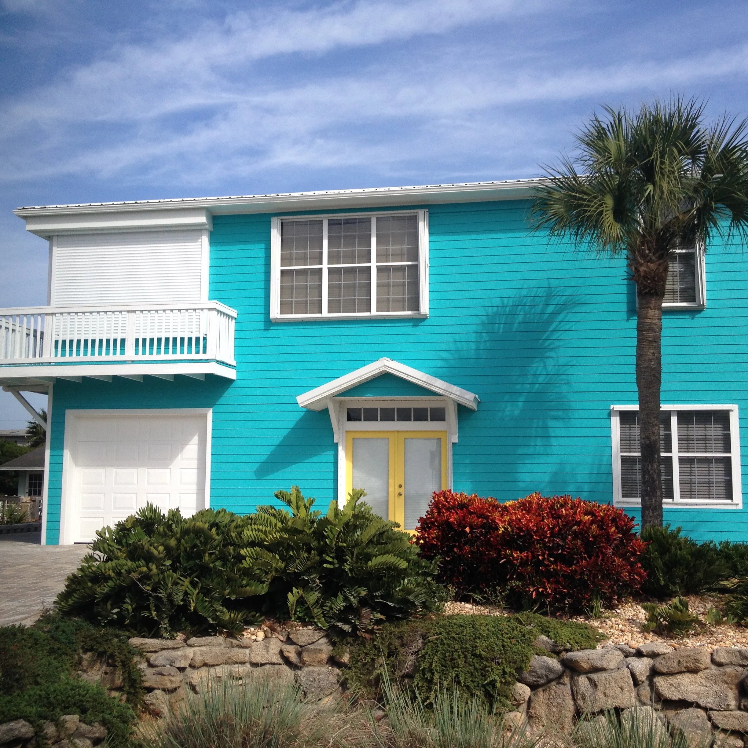 25 Inspiring Exterior House Paint Color Ideas: Turquoise Exterior House ...