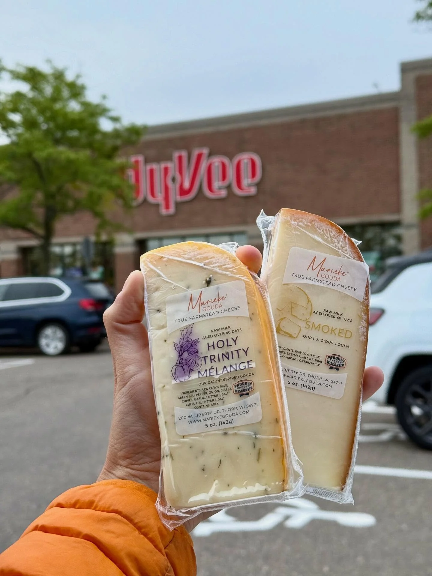 I&rsquo;m always on the hunt for fun, new cheeses to round out my charcuterie boards&mdash;and this Marieke Gouda from @mariekegouda does just that! 🧀✨

Picked it up at my local @hyvee (swipe to see the in-store finds!) and couldn&rsquo;t wait to pa