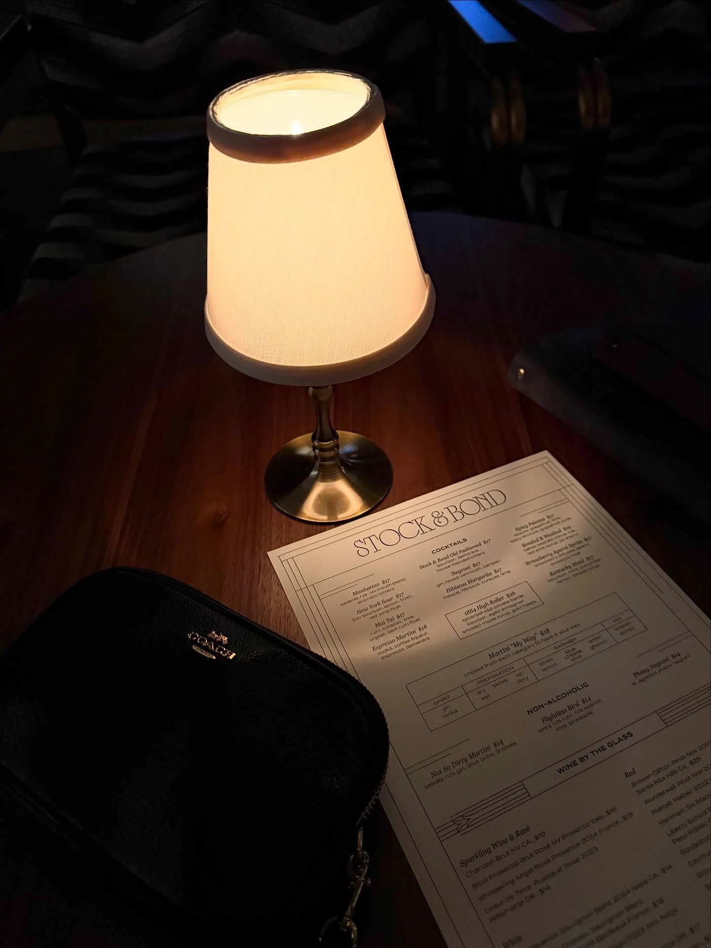 Main character energy, served rare 🥩🥃

That&rsquo;s exactly what @stockandbondmsp delivers. A steakhouse and whiskey bar right in downtown Minneapolis that somehow manages to feel timeless and modern all at once. Between the glow of the bar, the vi