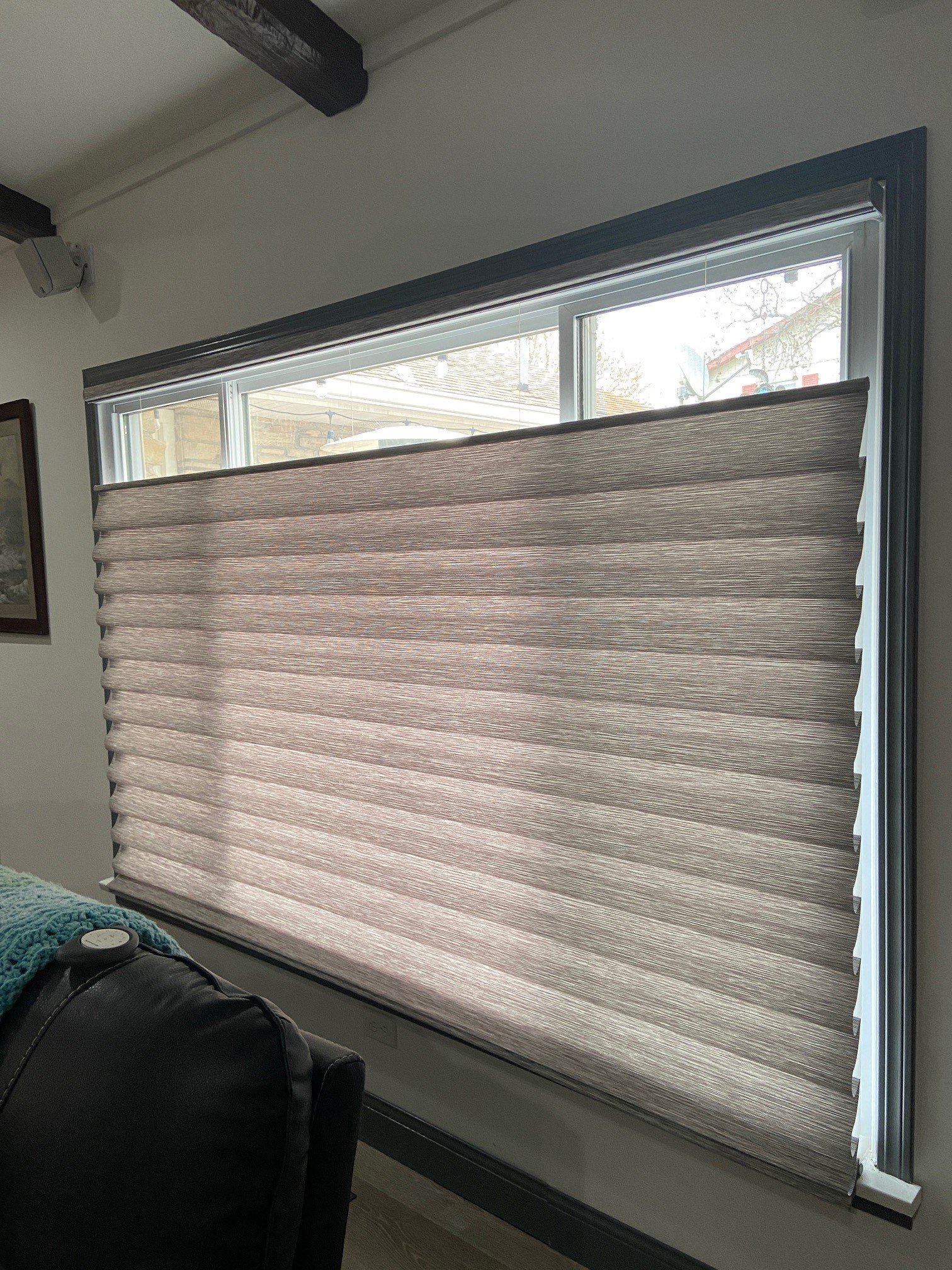  Hunter Douglas Vignette® Modern Roman Shade in Prairie Feather with Top-Down/Bottom-Up feature 