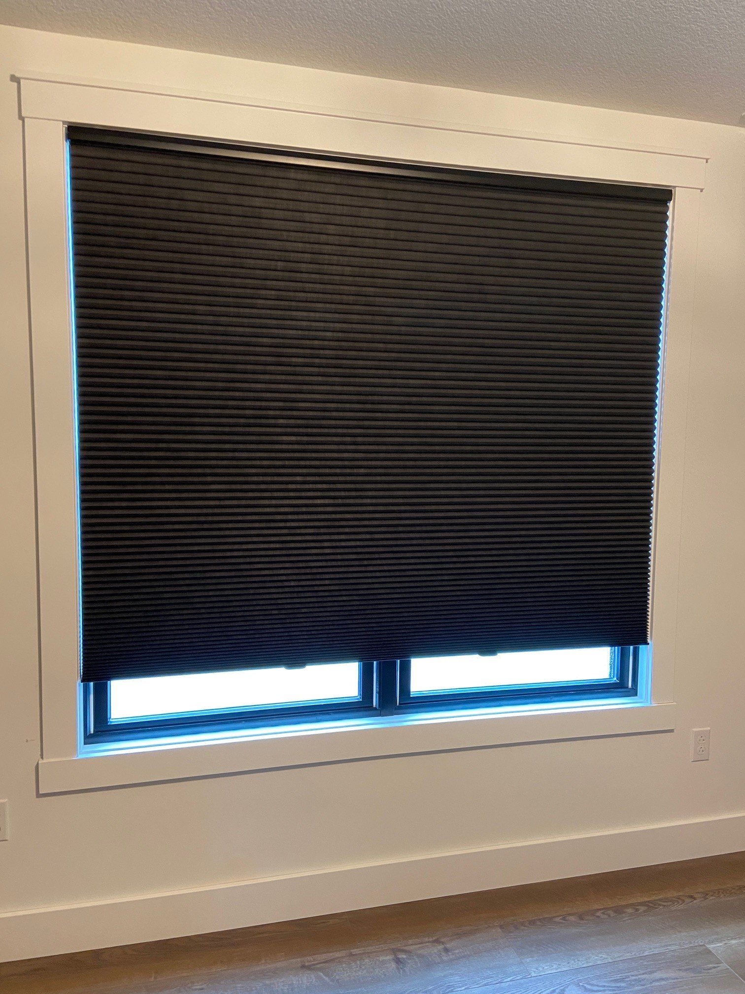  Hunter Douglas Duette® Architella Honeycomb Shade in Room Darkening Elan Black Onyx 