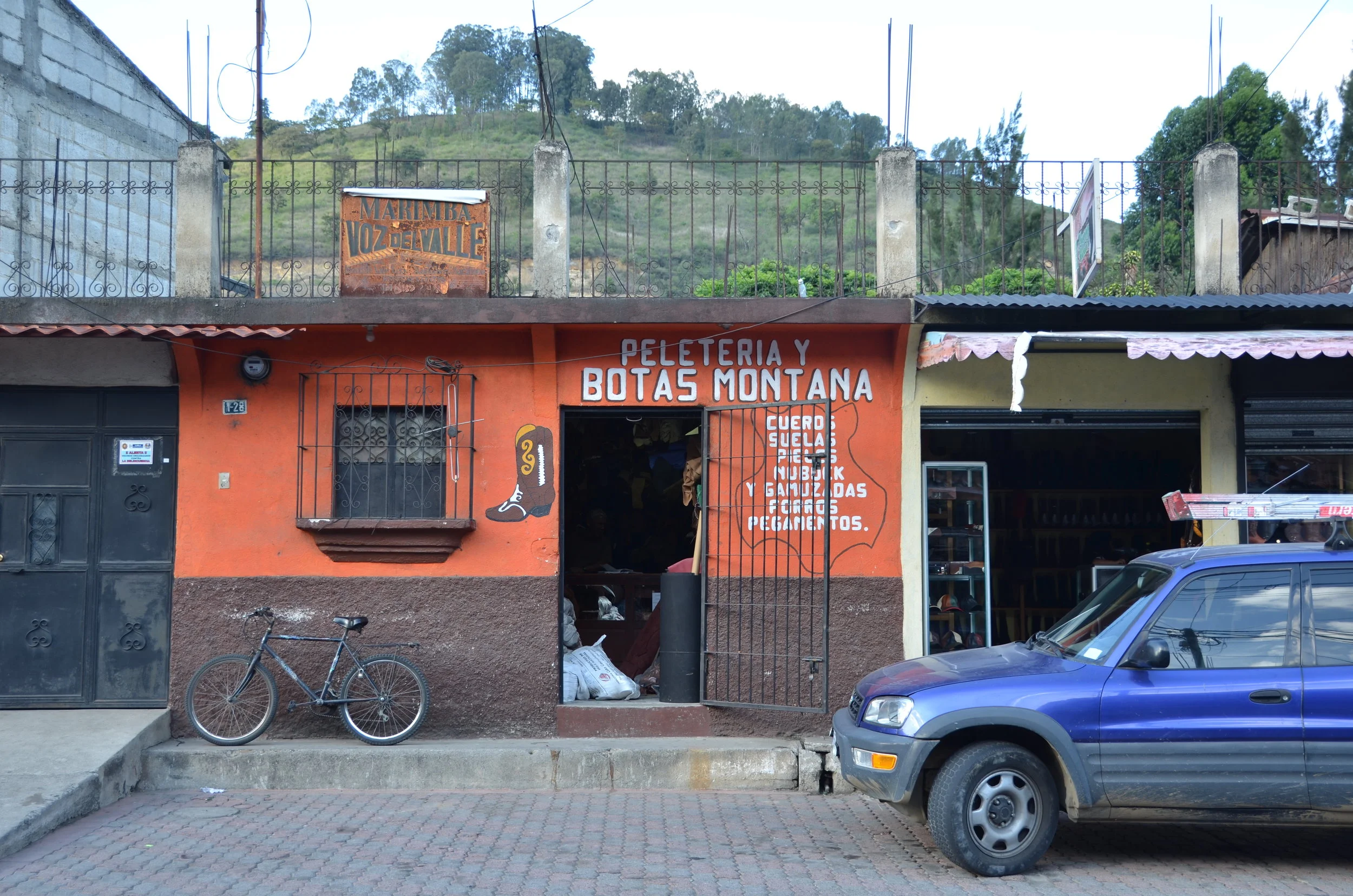  Materials were sourced locally from neighborhoods that specialized in a particular craft. 