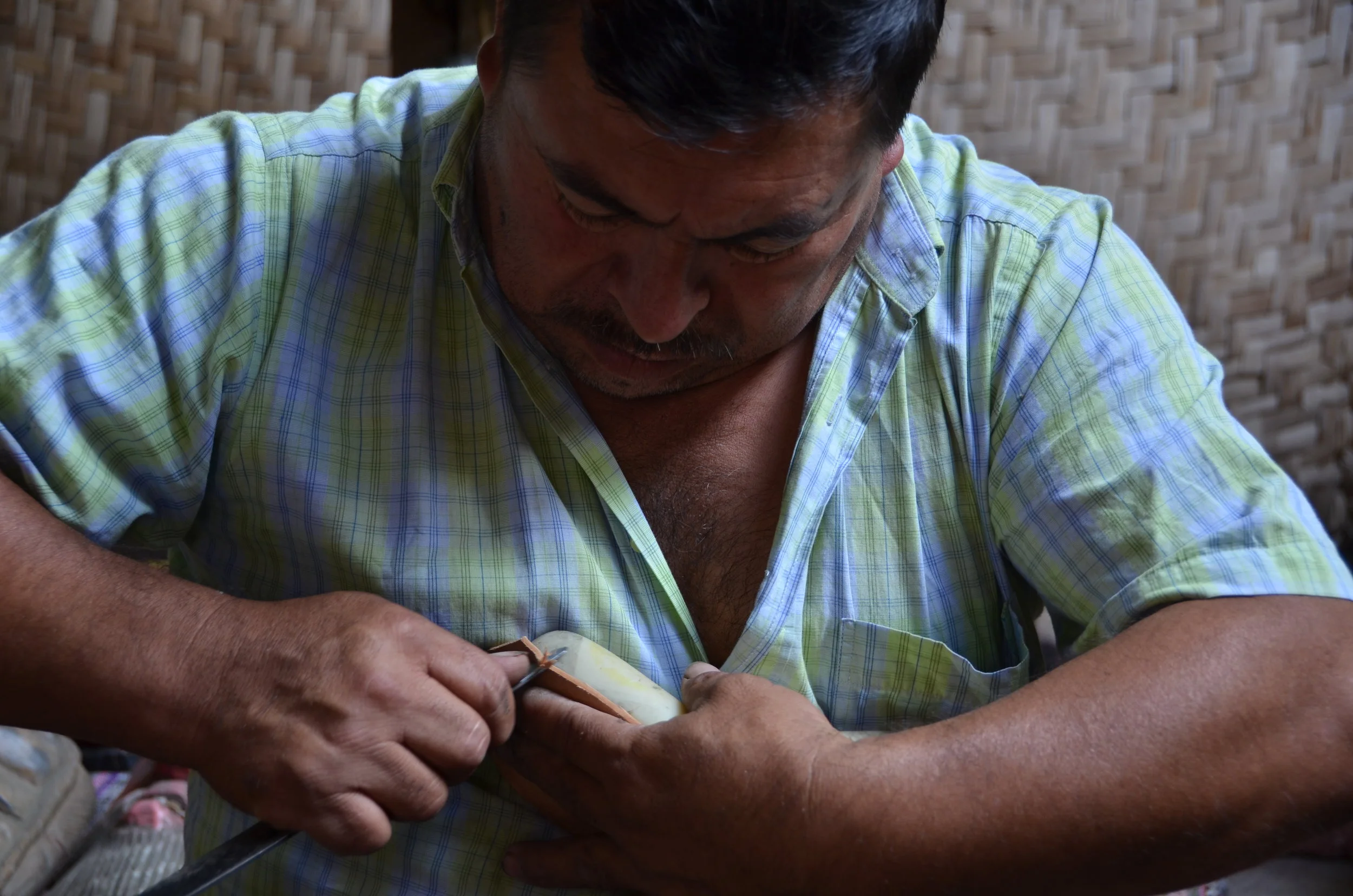  Each shoe was entirely handmade by craftsmen, using simple artisan tools that required more skill than contemporary methods. 