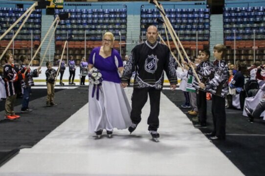hockey-themed-wedding-hersheypark-arena-9.jpg