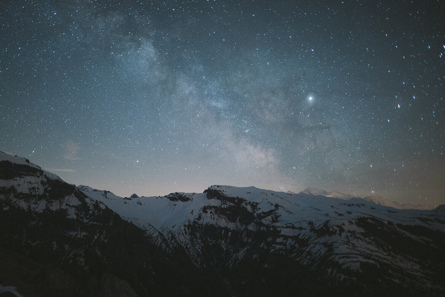 Un astrophotographe transforme ses photos du ciel étoilé en vidéo