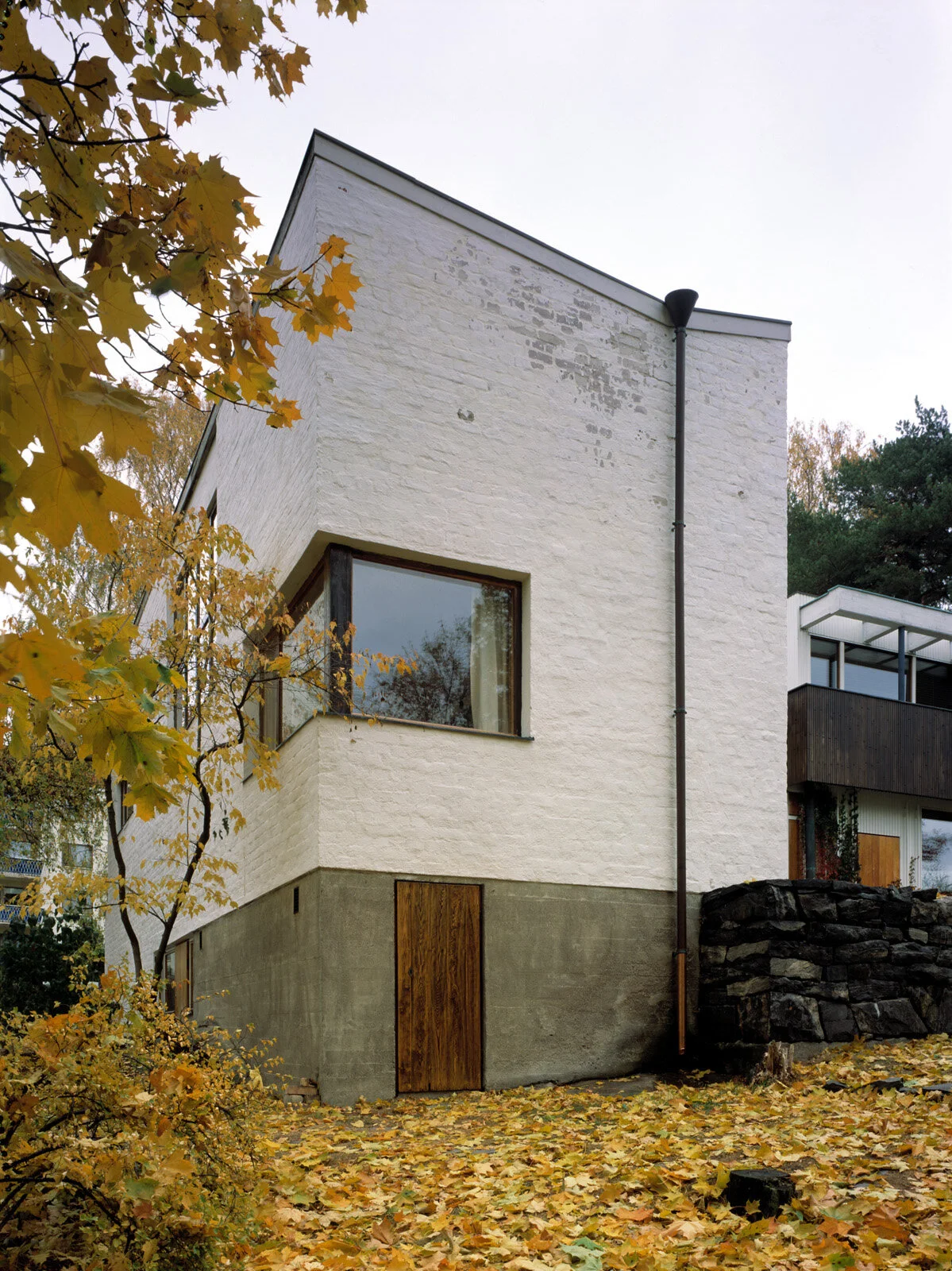 In front the studio wing, The Aalto House (1936) Photo by: Maija Holma