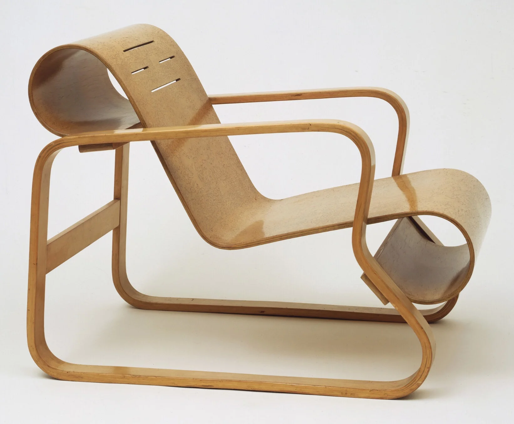 Paimio Chair (1931-32)