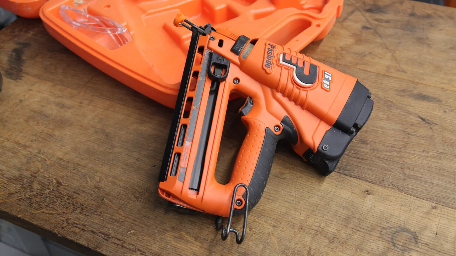 Paslode 16 Gauge Angled Finish Nailer 