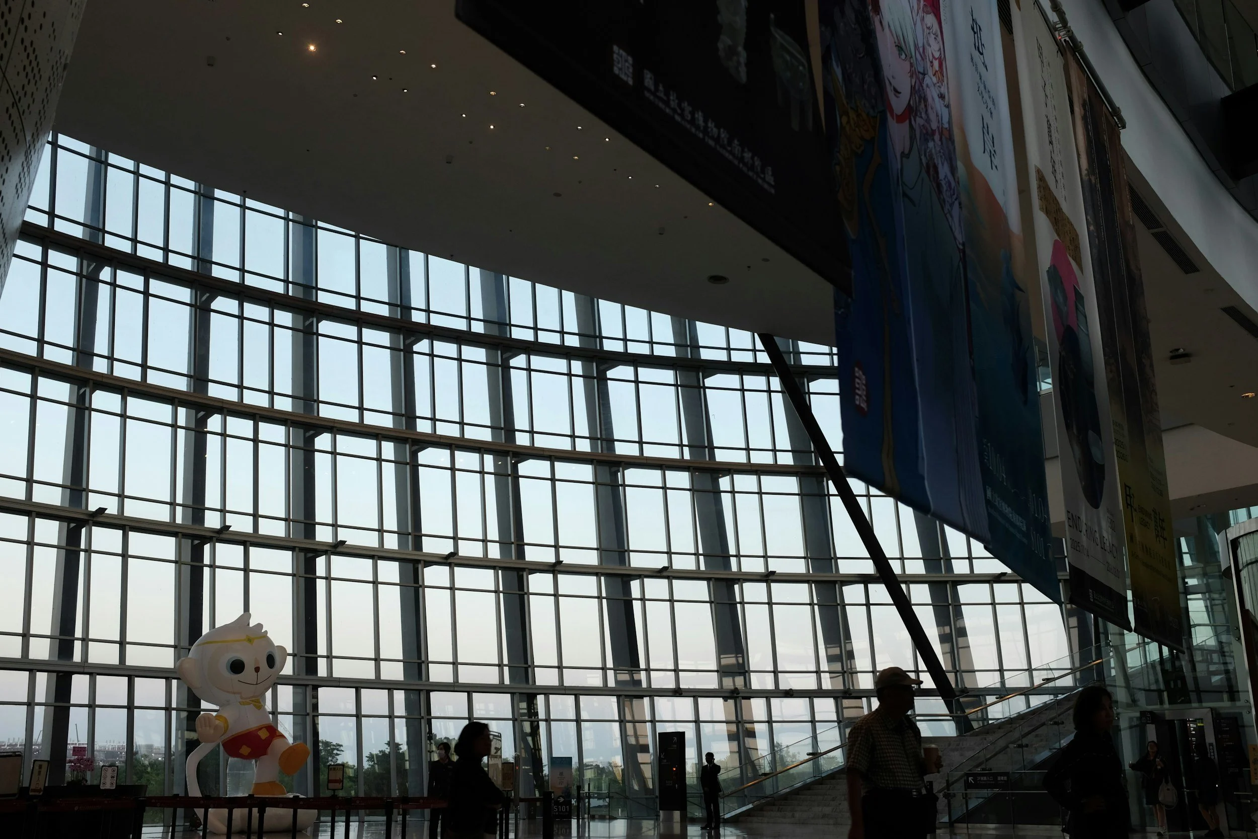 How Experienced Ground Teams Help with Crowd Management in Business Events