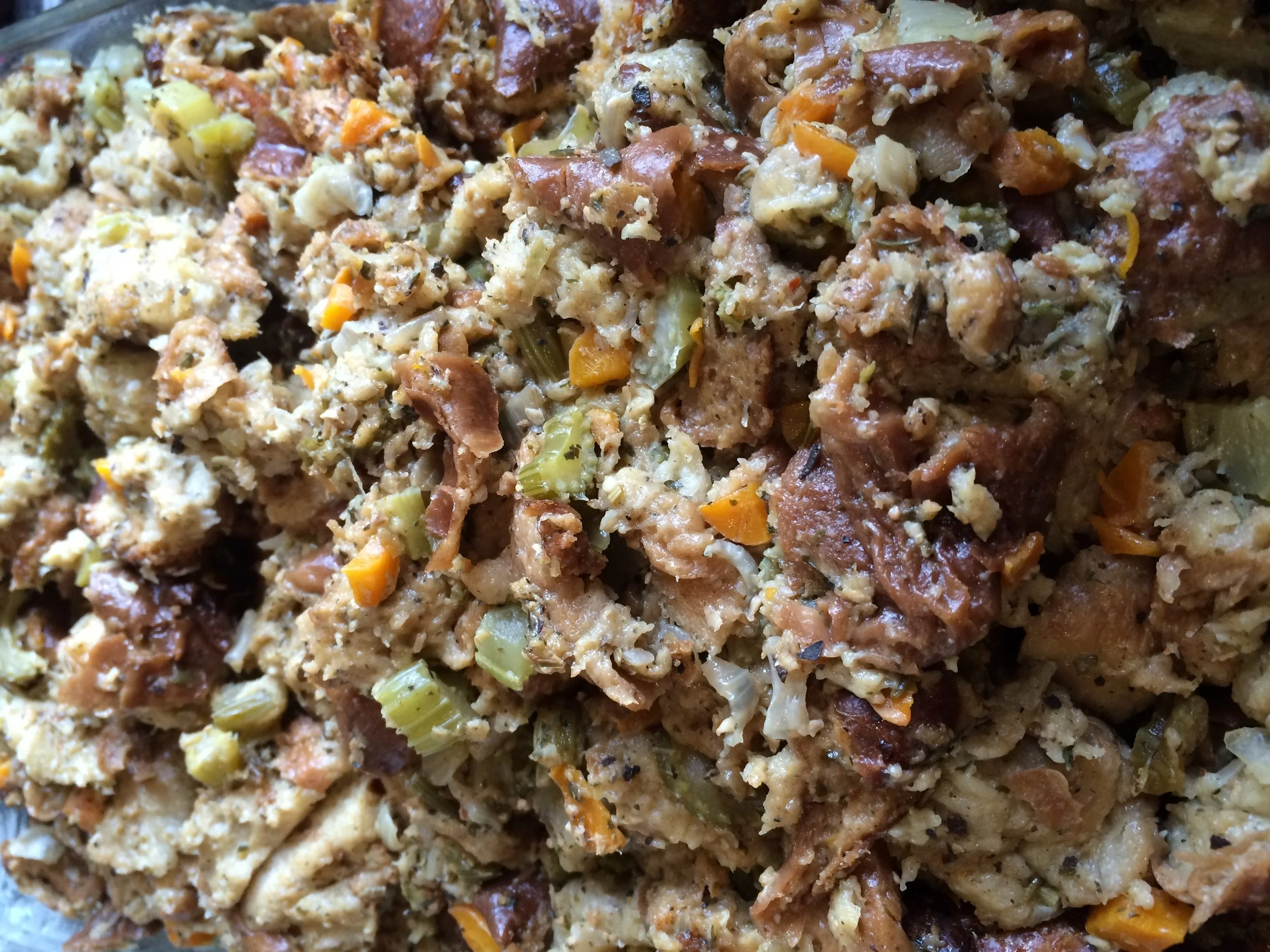 You know all those kitchen you see on tv? The ones with double ovens and shit-tons of counter space? The ones you WISH you had when you're prepping for Thanksgiving? Well this recipe is for real life. Save space in the oven by making your stuffing in a crock pot! Genius!