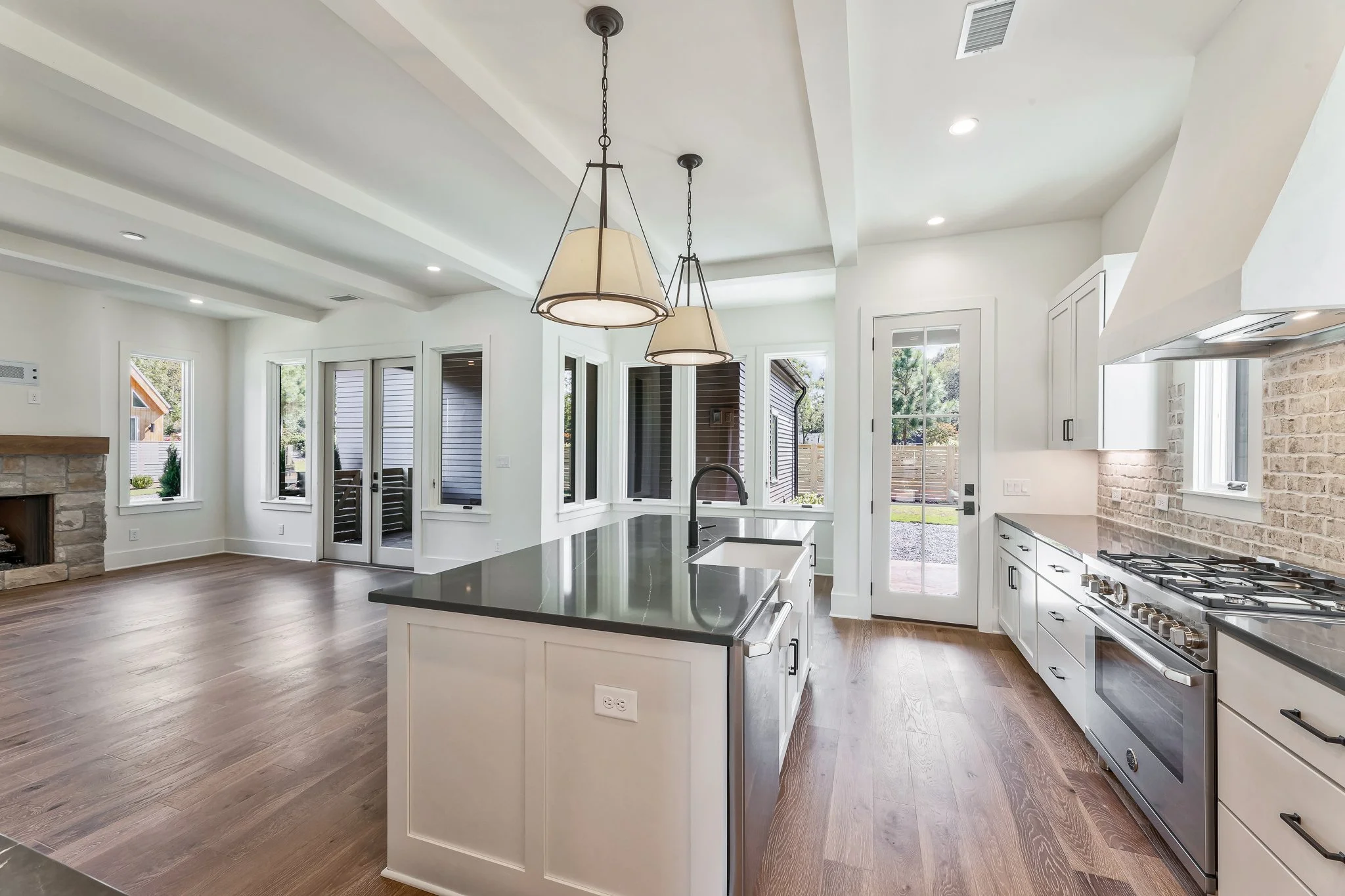 LaRuche_Builder_RSmith_330_High_Street-18.jpg