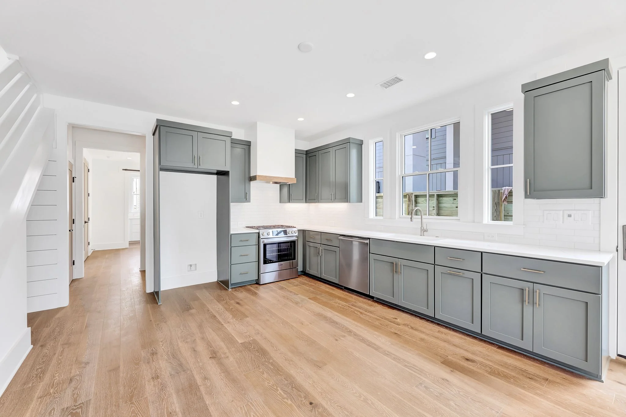 LaRuche_RealEstate_RSmith_245_High_Street-04.jpg