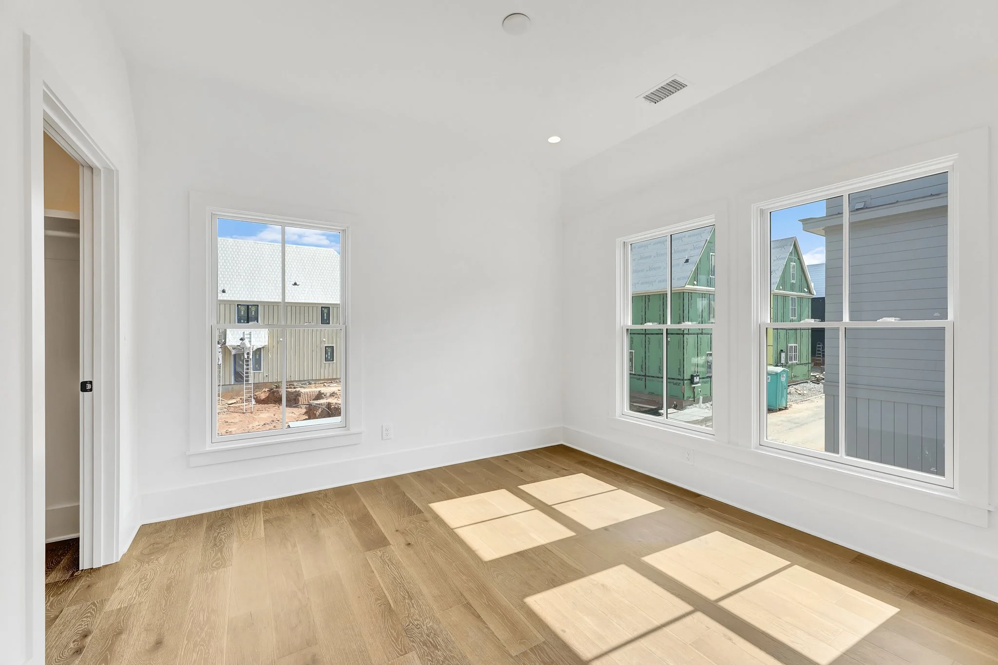 LaRuche_RealEstate_RSmith_245_High_Street-22.jpg