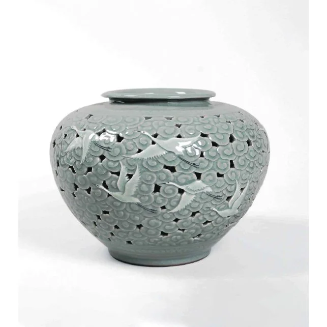 %22Kim Se-yong%22  Crane open-work series, Celadon.jpg